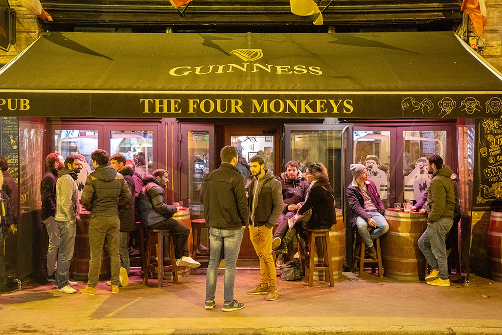 the four monkeys terrasse
